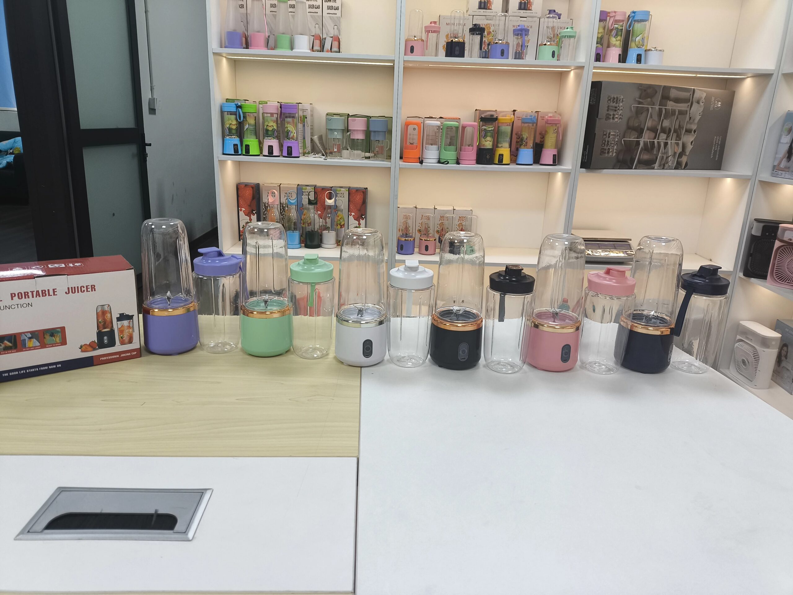 6 Color 400ml Portable USB Blender Electric Travel Juicer Cup For Smoothie Milkshake Kitchen Mini Mixer Tool 6 Color 400ml Portable USB Blender Electric Travel Juicer Cup For Smoothie Milkshake Kitchen Mini Mixer Tool